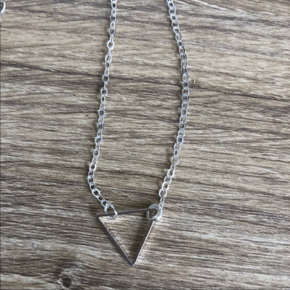 🎄4 for $23 triangle dainty necklace - Picture 2 of 6